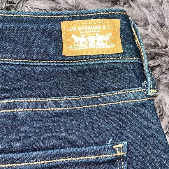 Levi's® 711 Mid Rise Skinny Jeans size 32X30.  New without tags.  Excellent con. - Picture 5 of 11